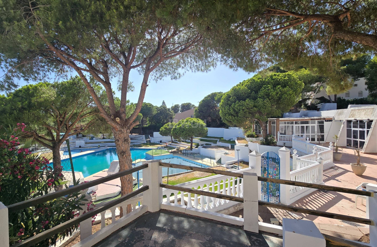 Resale - Villa - Estepona - Puerto Estepona