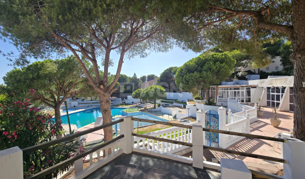 Resale - Villa - Estepona - Puerto Estepona