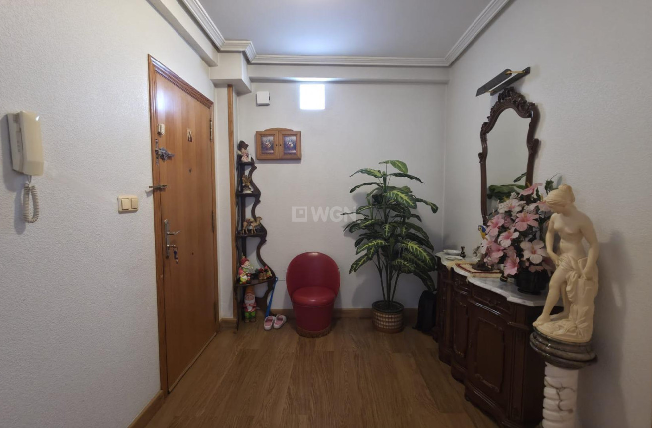 Odsprzedaż - Mieszkanie w bloku - Torrevieja - Acequion