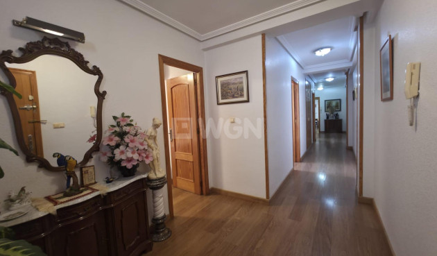 Odsprzedaż - Mieszkanie w bloku - Torrevieja - Acequion