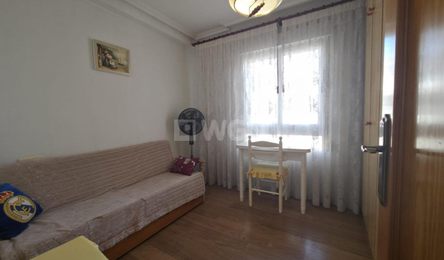 Odsprzedaż - Mieszkanie w bloku - Torrevieja - Acequion