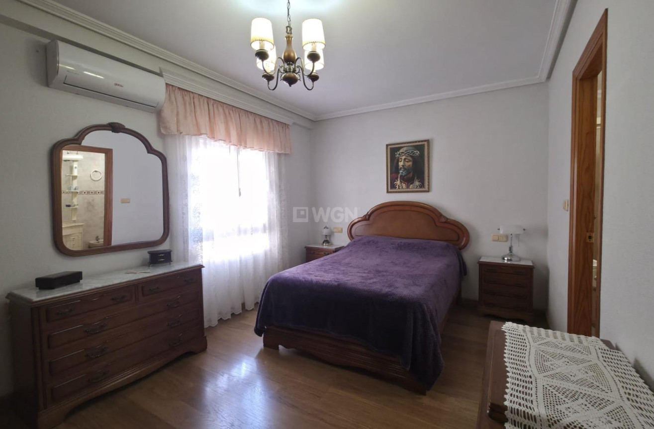 Odsprzedaż - Mieszkanie w bloku - Torrevieja - Acequion