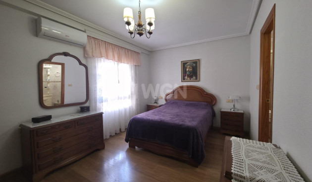 Odsprzedaż - Mieszkanie w bloku - Torrevieja - Acequion