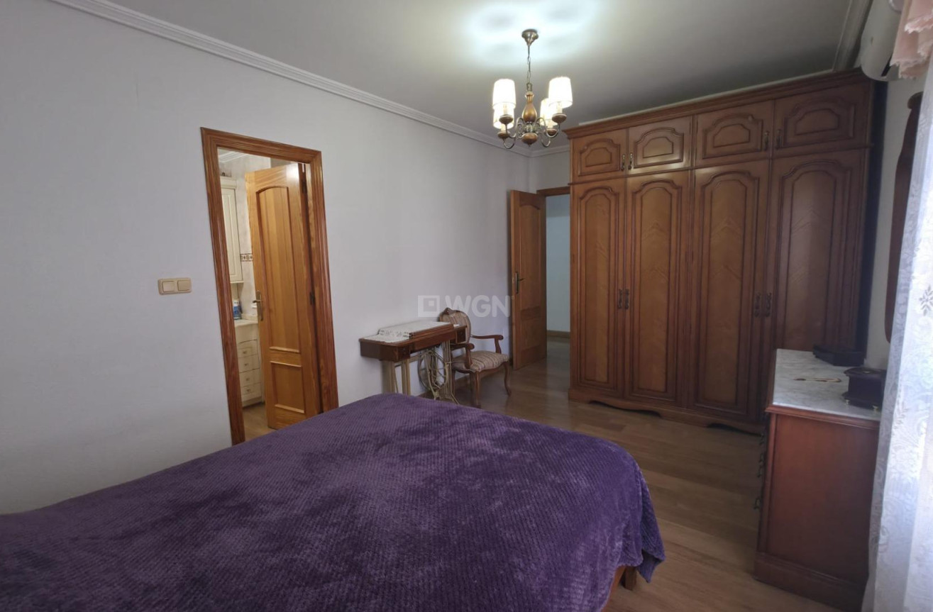 Odsprzedaż - Mieszkanie w bloku - Torrevieja - Acequion