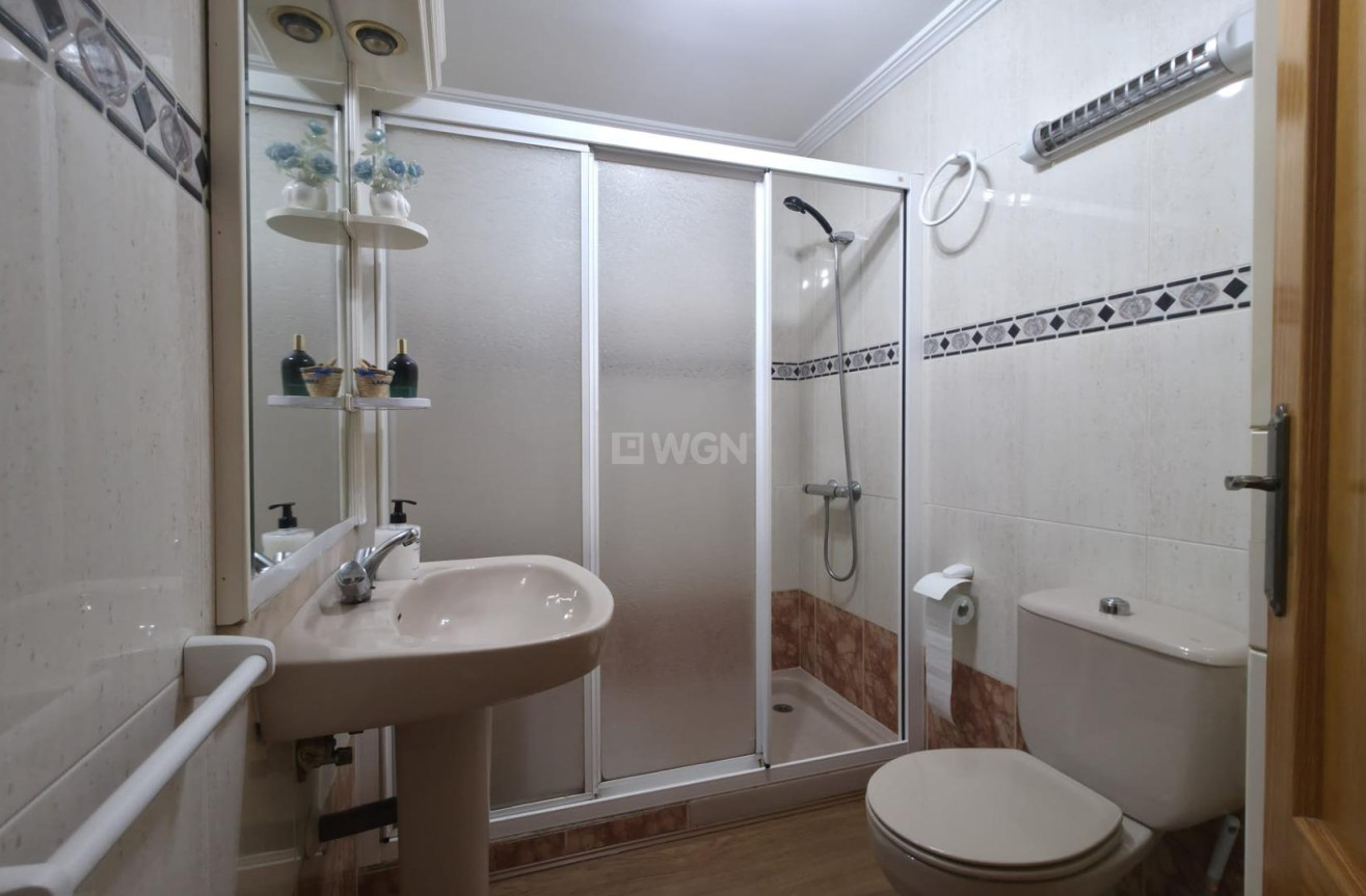 Odsprzedaż - Mieszkanie w bloku - Torrevieja - Acequion