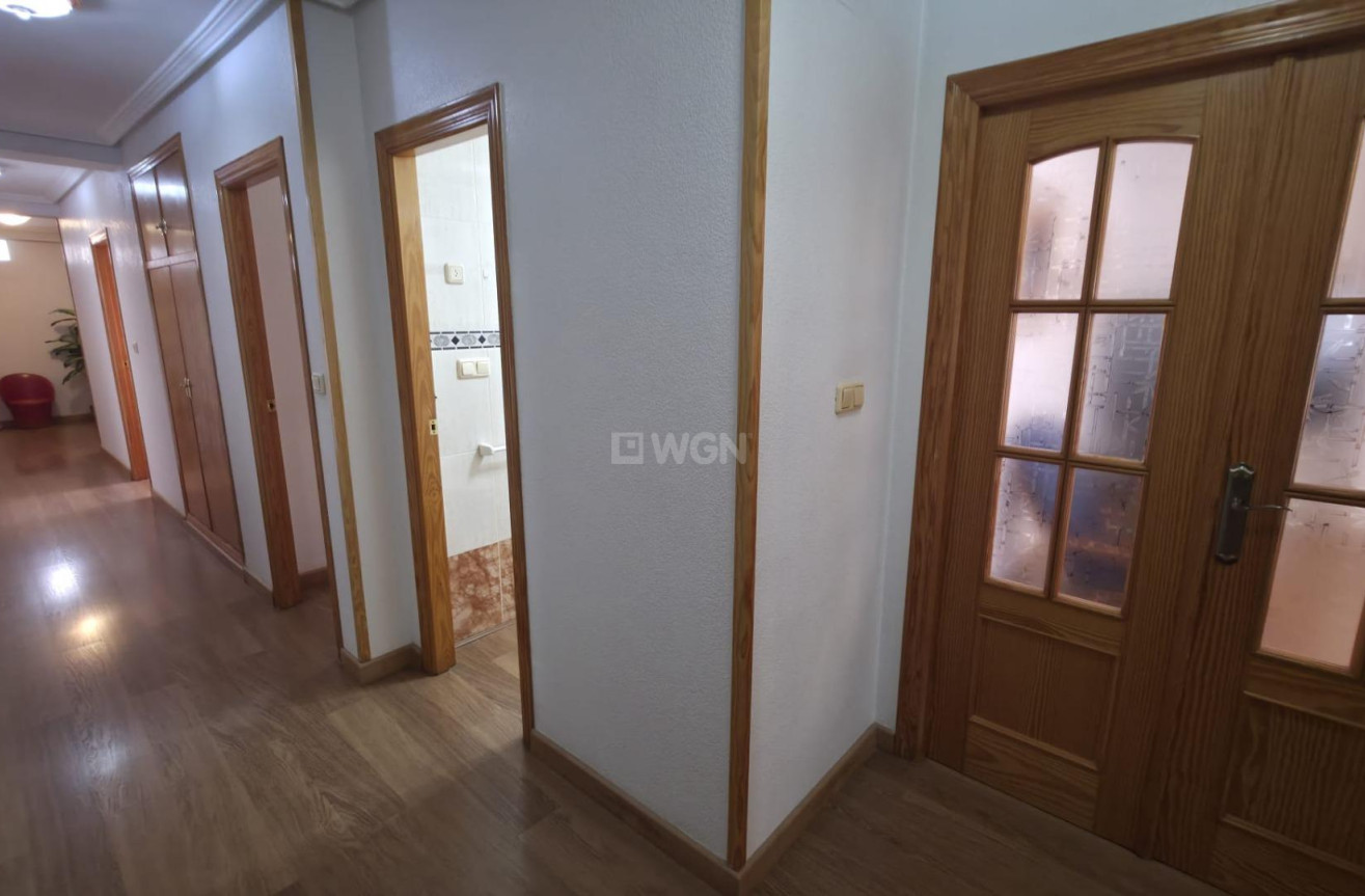 Odsprzedaż - Mieszkanie w bloku - Torrevieja - Acequion
