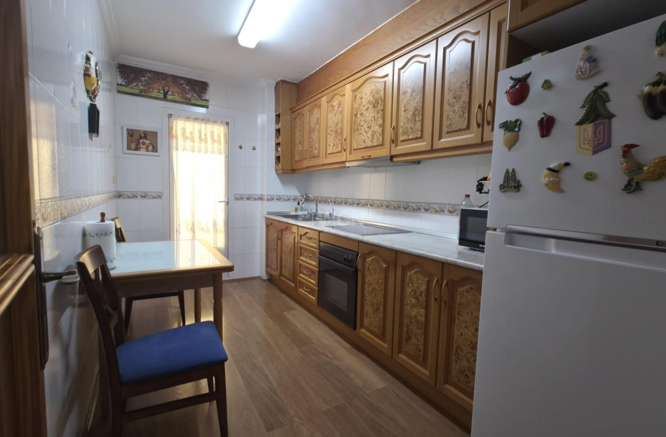 Odsprzedaż - Mieszkanie w bloku - Torrevieja - Acequion