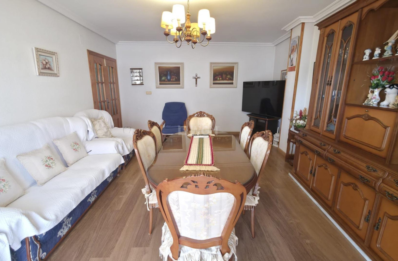 Odsprzedaż - Mieszkanie w bloku - Torrevieja - Acequion