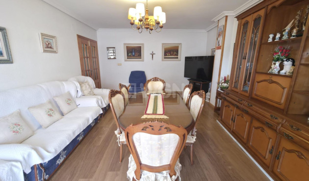 Odsprzedaż - Mieszkanie w bloku - Torrevieja - Acequion