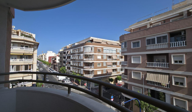 Odsprzedaż - Mieszkanie w bloku - Torrevieja - Acequion