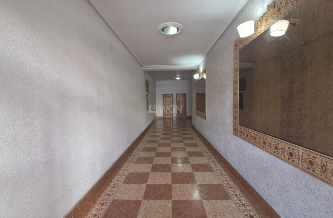 Odsprzedaż - Mieszkanie w bloku - Torrevieja - Acequion