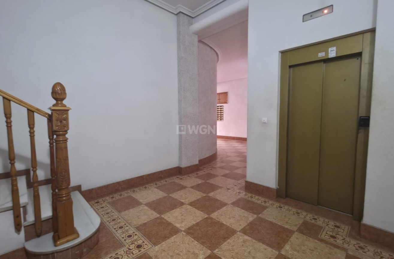Odsprzedaż - Mieszkanie w bloku - Torrevieja - Acequion