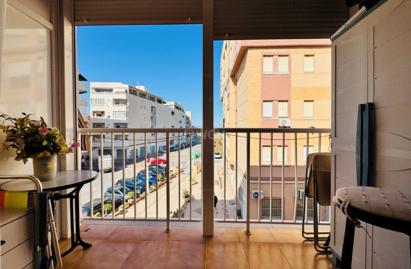 Odsprzedaż - Mieszkanie w bloku - La Mata - Costa Blanca