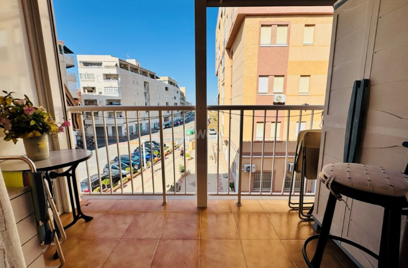 Odsprzedaż - Mieszkanie w bloku - La Mata - Costa Blanca