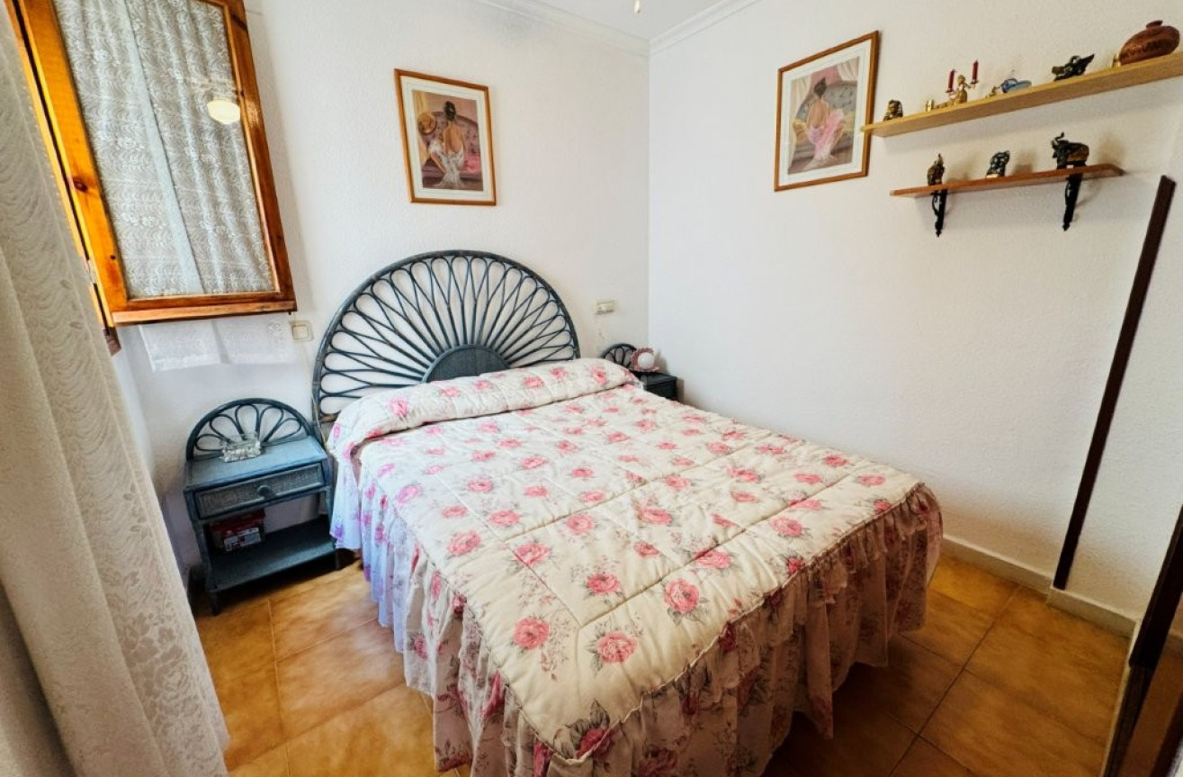 Odsprzedaż - Mieszkanie w bloku - La Mata - Costa Blanca