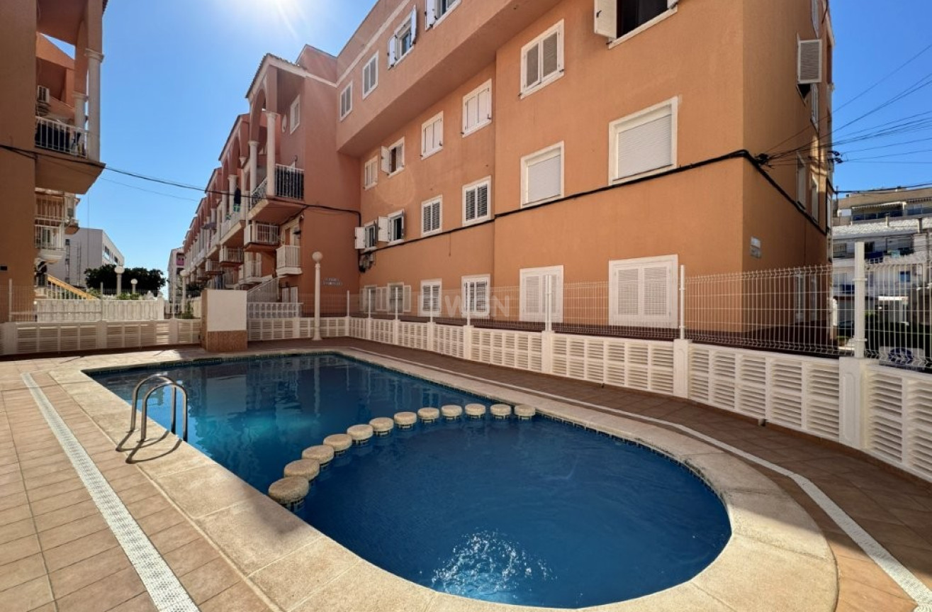 Odsprzedaż - Mieszkanie w bloku - La Mata - Costa Blanca