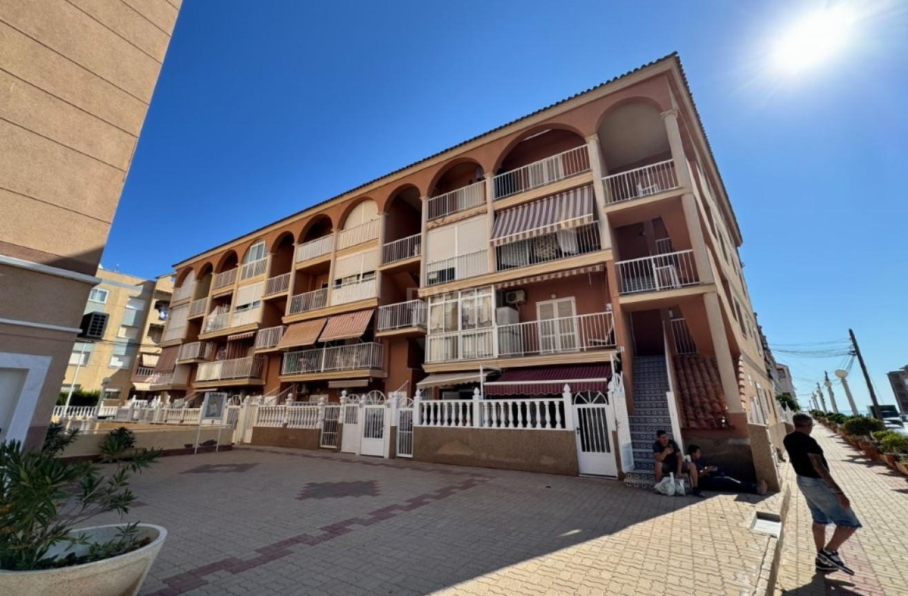 Odsprzedaż - Mieszkanie w bloku - La Mata - Costa Blanca
