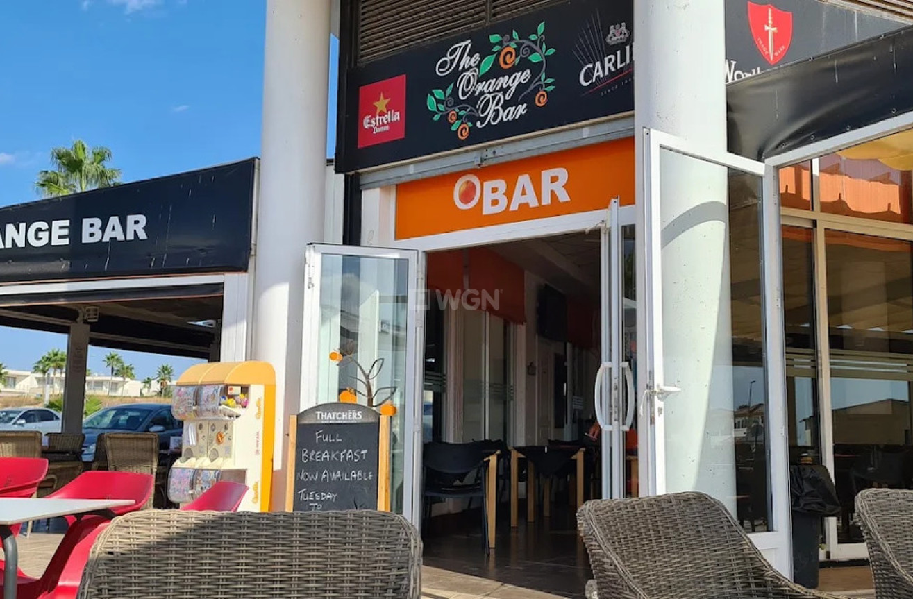 Odsprzedaż - Mieszkanie w bloku - Vistabella Golf Entre Naranjos - Inland