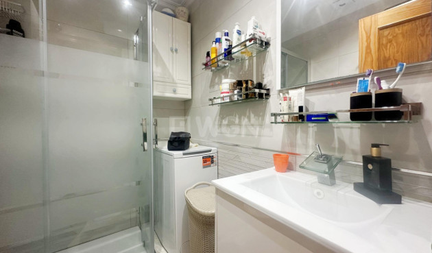 Resale - Bungalow - Torrevieja - aguas nuevas