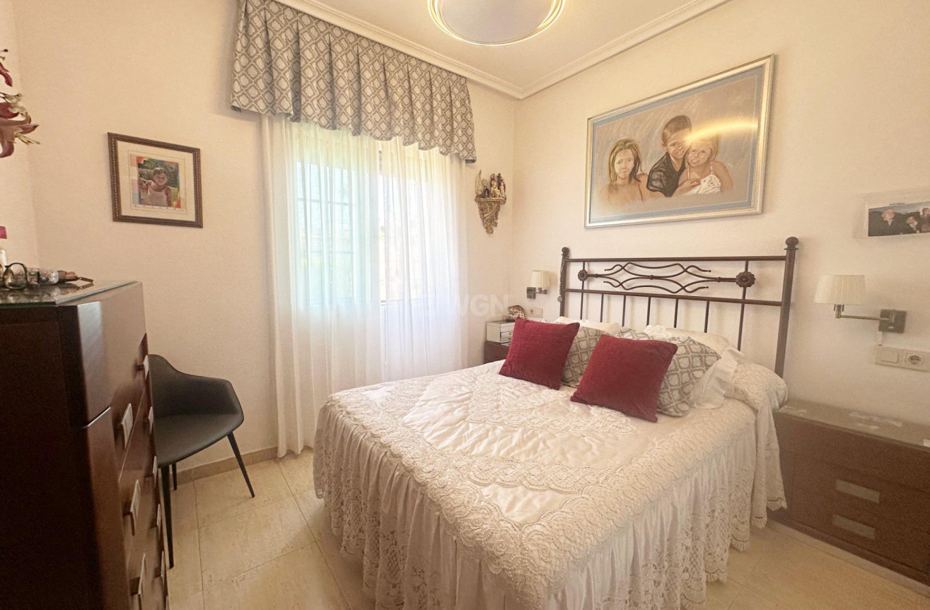 Resale - Bungalow - Torrevieja - aguas nuevas