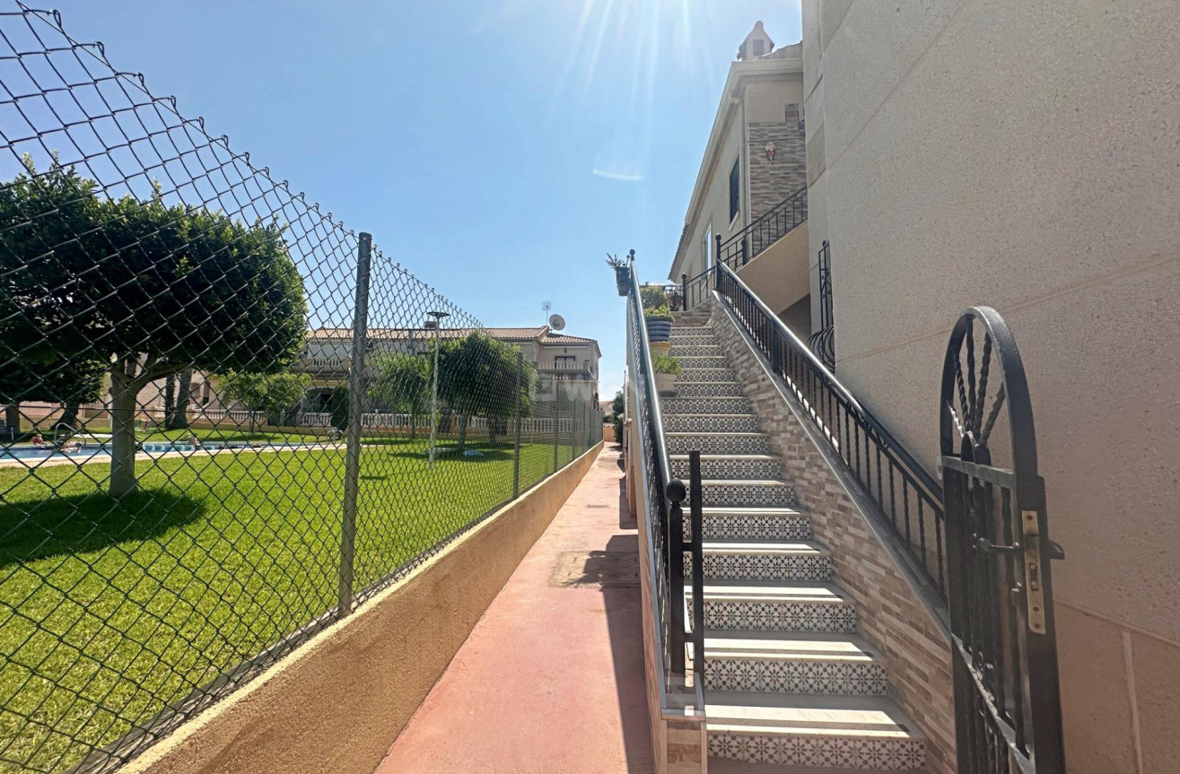 Resale - Bungalow - Torrevieja - aguas nuevas