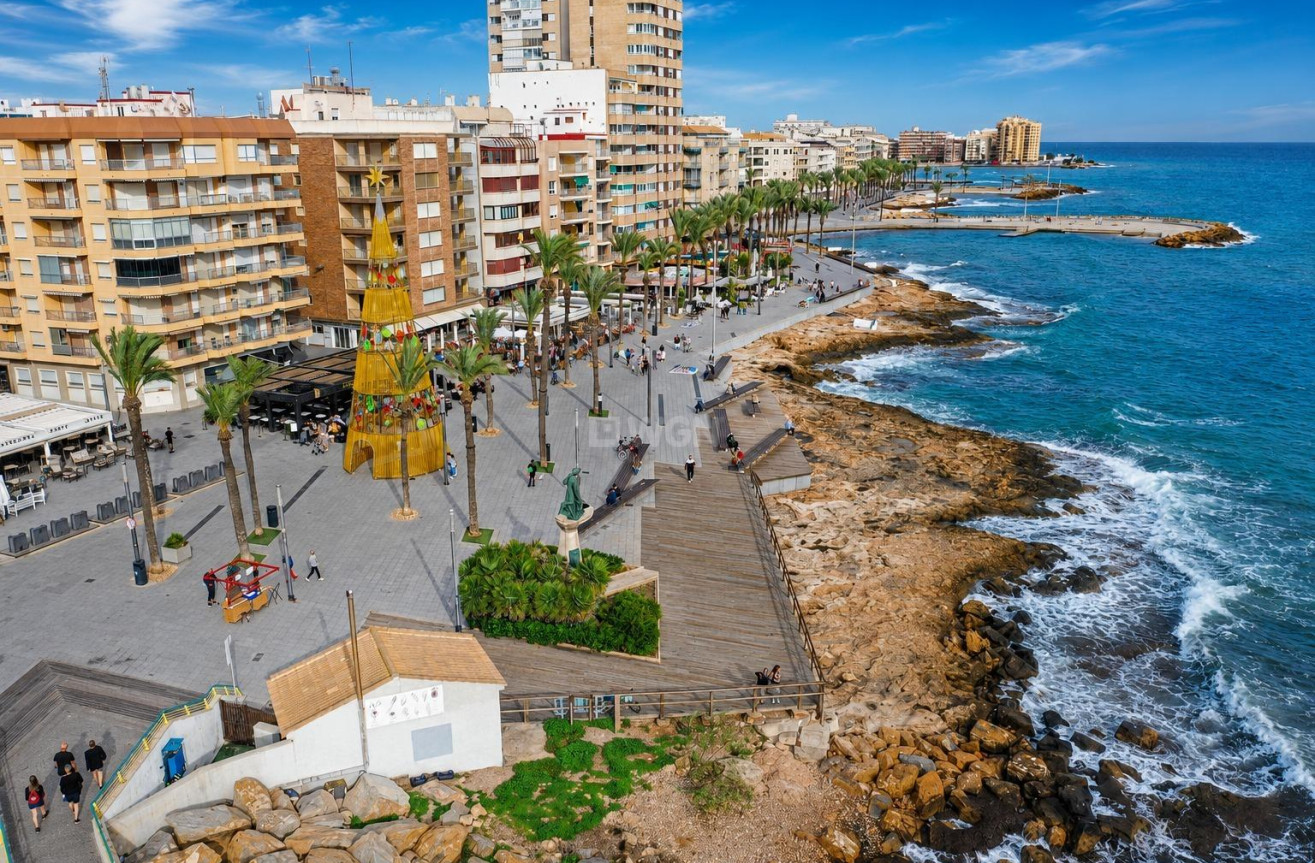 Resale - Bungalow - Torrevieja - aguas nuevas