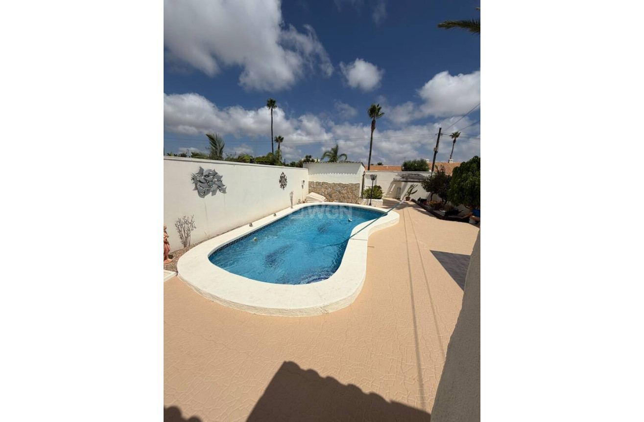 Odsprzedaż - Villa - Cabo Roig - Costa Blanca