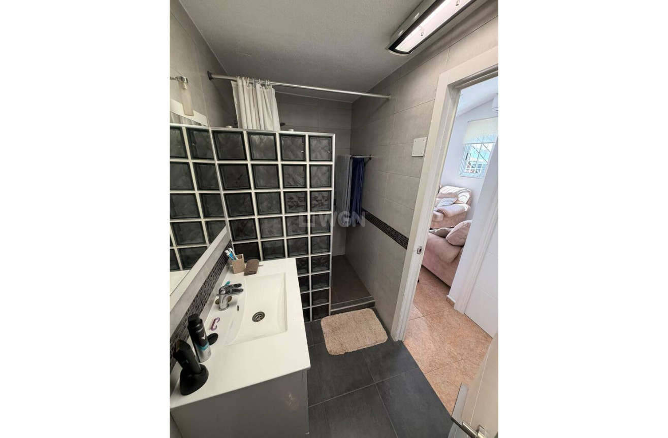 Odsprzedaż - Villa - Cabo Roig - Costa Blanca