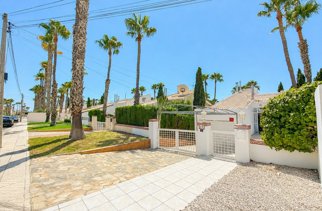 Resale - Villa - Villamartin - Costa Blanca