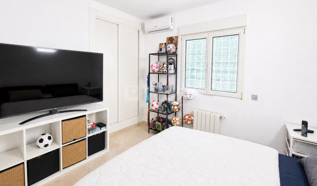 Resale - Villa - Villamartin - Costa Blanca