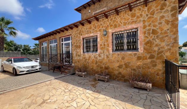 Odsprzedaż - Villa - San Fulgencio - Costa Blanca