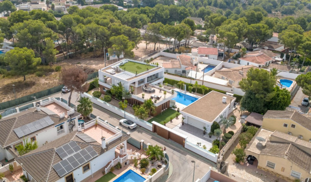 Odsprzedaż - Villa - Pinar de Campoverde - Inland