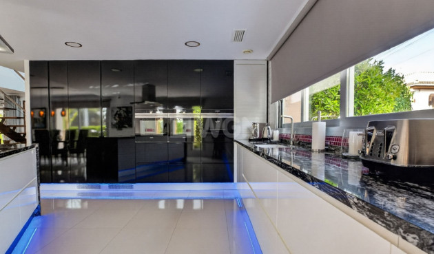 Odsprzedaż - Villa - Pinar de Campoverde - Inland