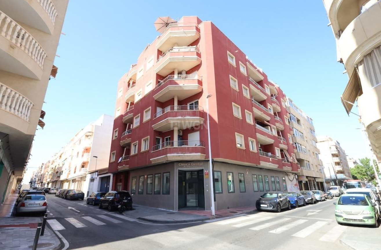 Odsprzedaż - Mieszkanie w bloku - Torrevieja - Costa Blanca