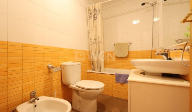 Odsprzedaż - Mieszkanie w bloku - Torrevieja - Costa Blanca