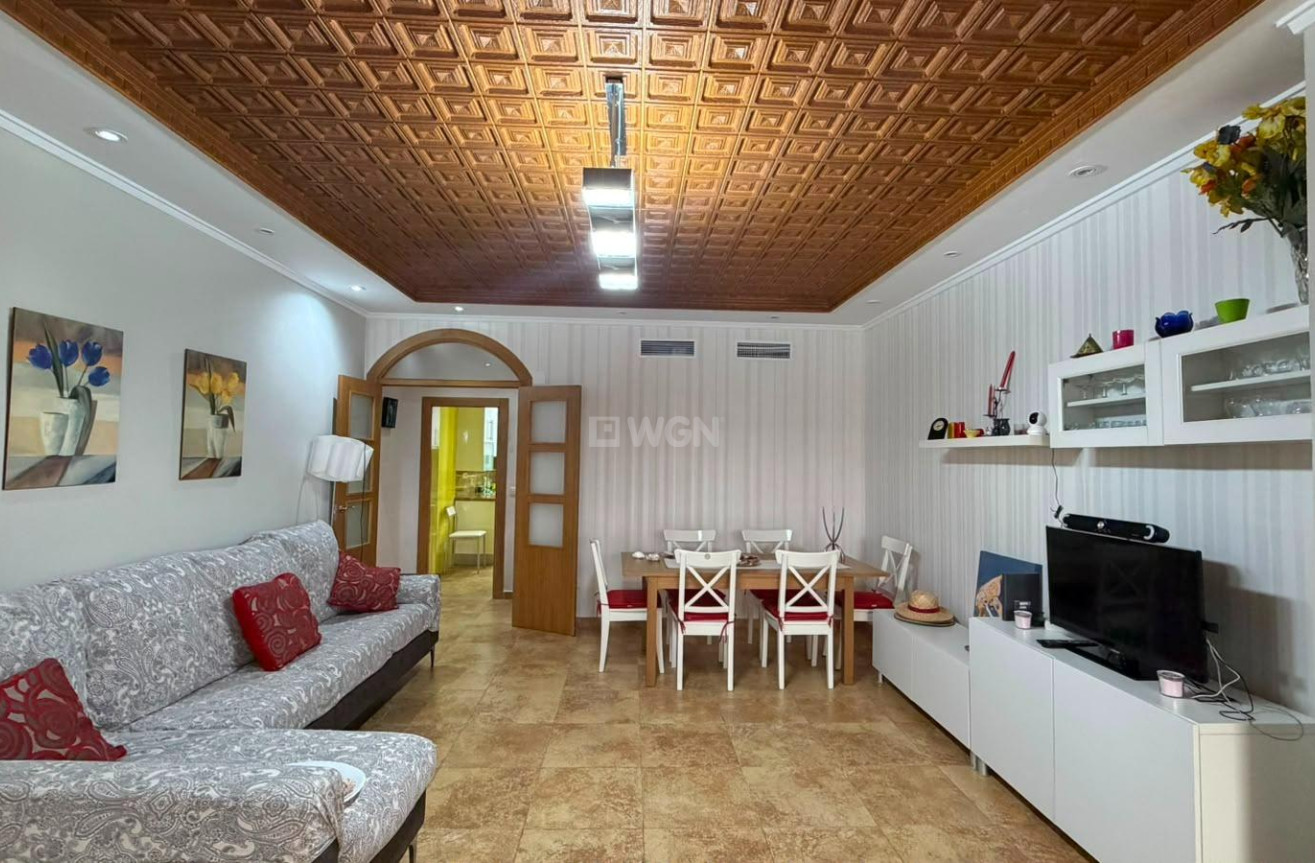 Odsprzedaż - Mieszkanie w bloku - Torrevieja - Acequion
