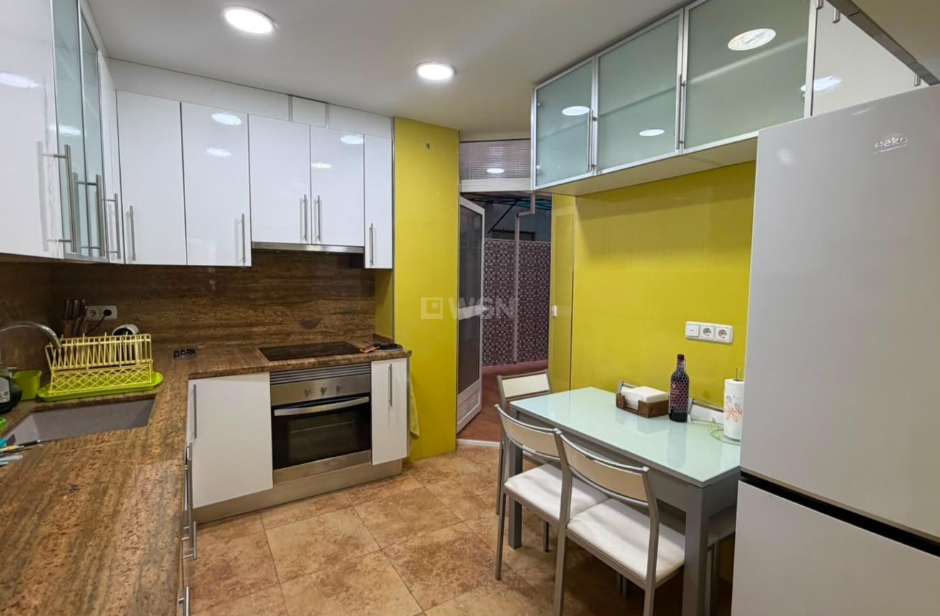 Odsprzedaż - Mieszkanie w bloku - Torrevieja - Acequion