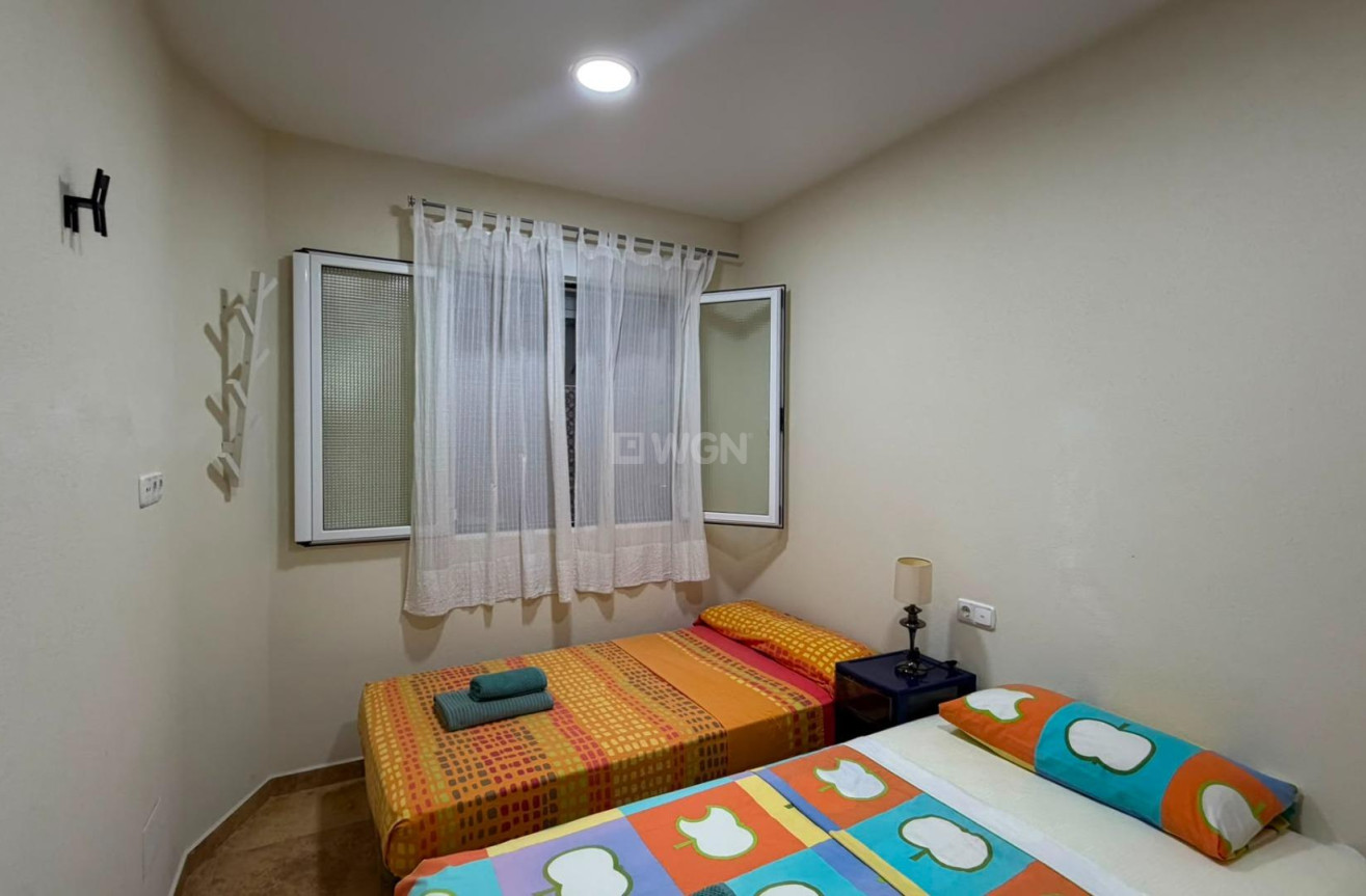 Odsprzedaż - Mieszkanie w bloku - Torrevieja - Acequion