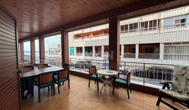 Odsprzedaż - Mieszkanie w bloku - Torrevieja - Acequion