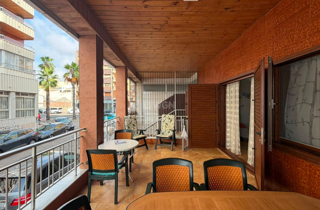 Odsprzedaż - Mieszkanie w bloku - Torrevieja - Acequion
