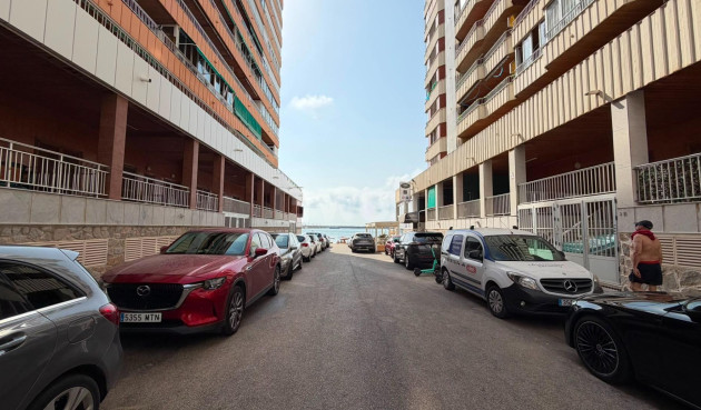 Odsprzedaż - Mieszkanie w bloku - Torrevieja - Acequion