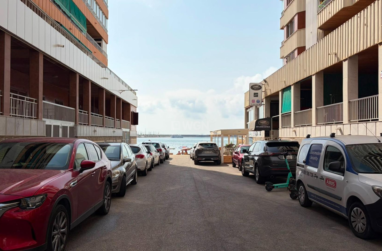 Odsprzedaż - Mieszkanie w bloku - Torrevieja - Acequion