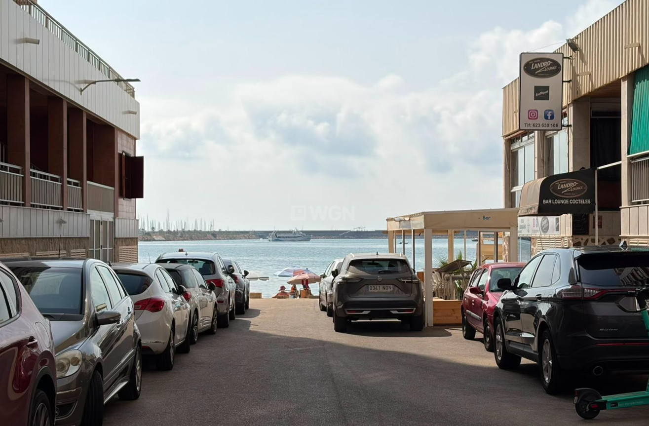 Odsprzedaż - Mieszkanie w bloku - Torrevieja - Acequion
