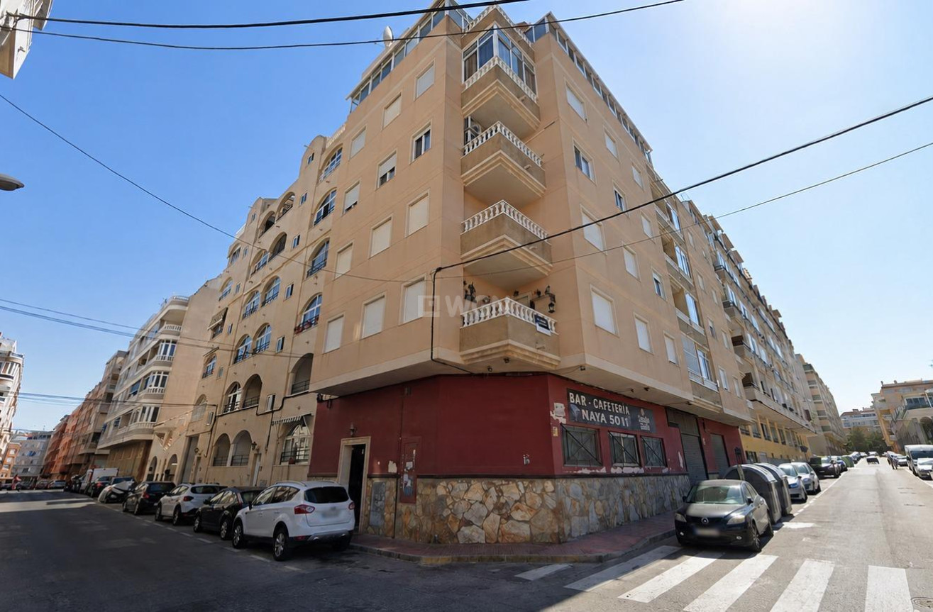 Odsprzedaż - Mieszkanie w bloku - Torrevieja - Centro