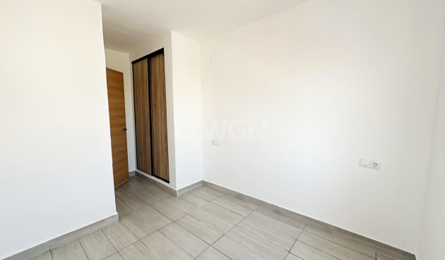 Odsprzedaż - Mieszkanie w bloku - Torrevieja - Centro