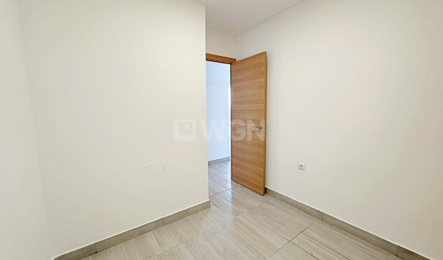 Odsprzedaż - Mieszkanie w bloku - Torrevieja - Centro