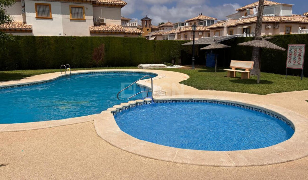 Odsprzedaż - Villa - Lomas de Caboroig - Costa Blanca