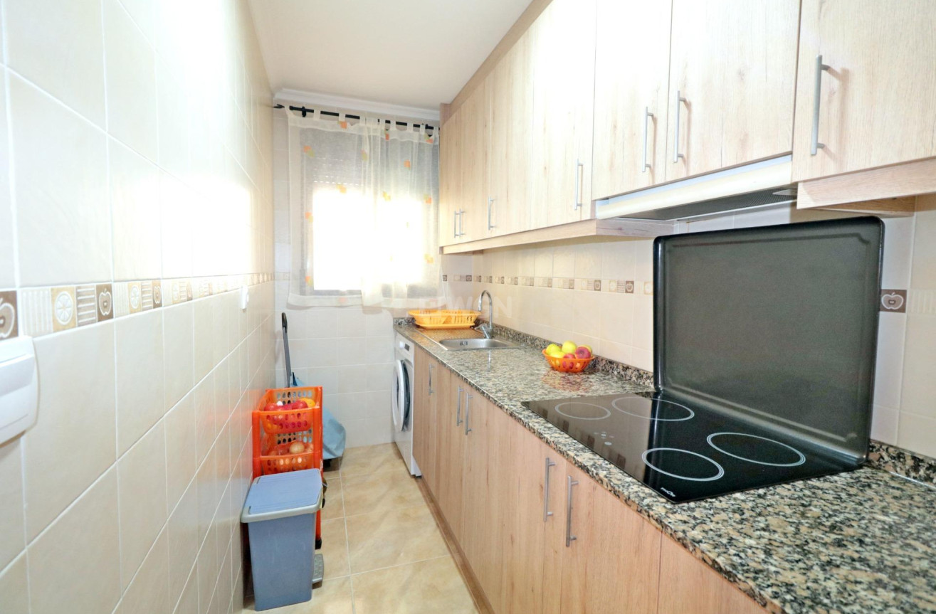 Odsprzedaż - Mieszkanie w bloku - Torrevieja - Acequion