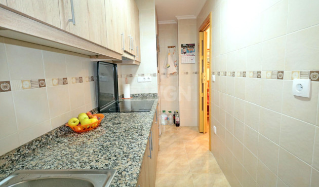Odsprzedaż - Mieszkanie w bloku - Torrevieja - Acequion