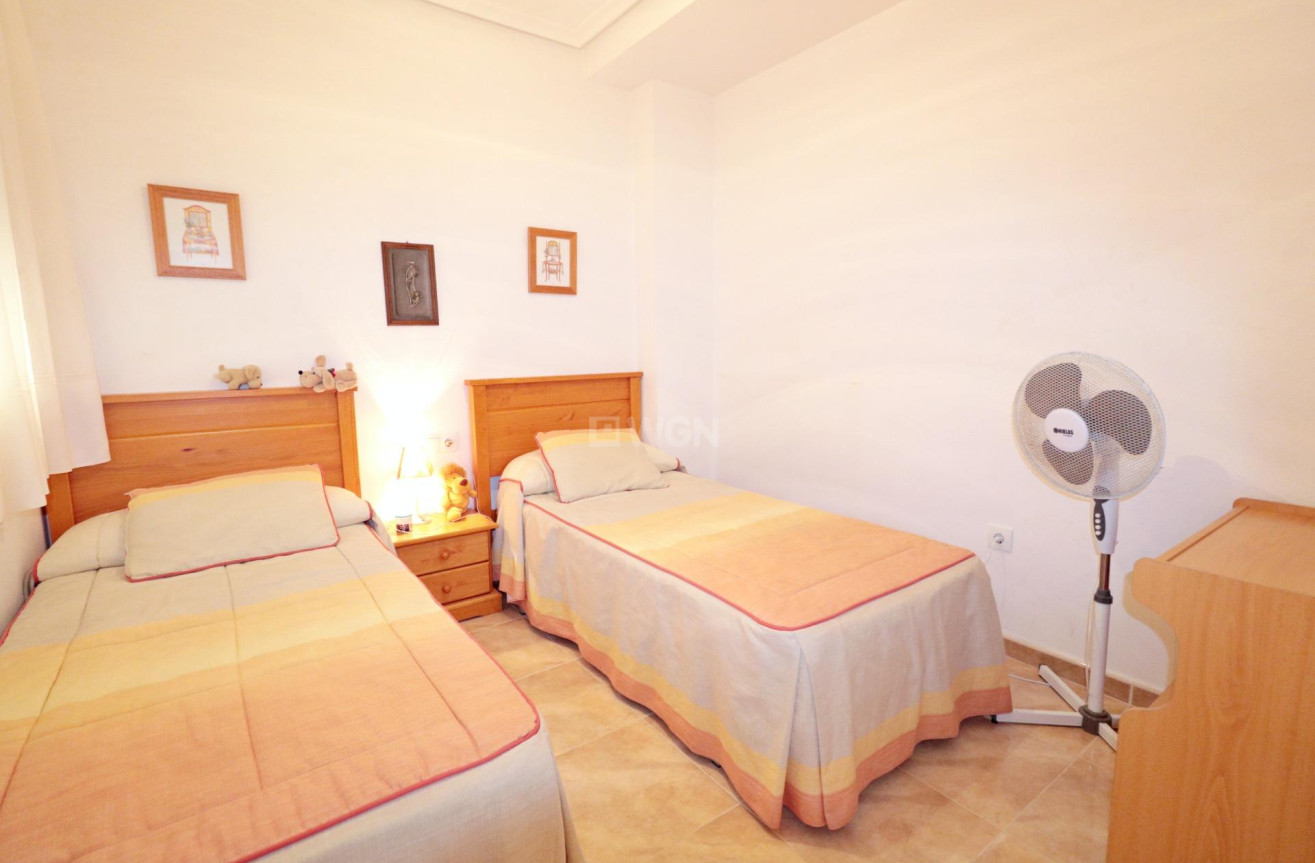 Odsprzedaż - Mieszkanie w bloku - Torrevieja - Acequion
